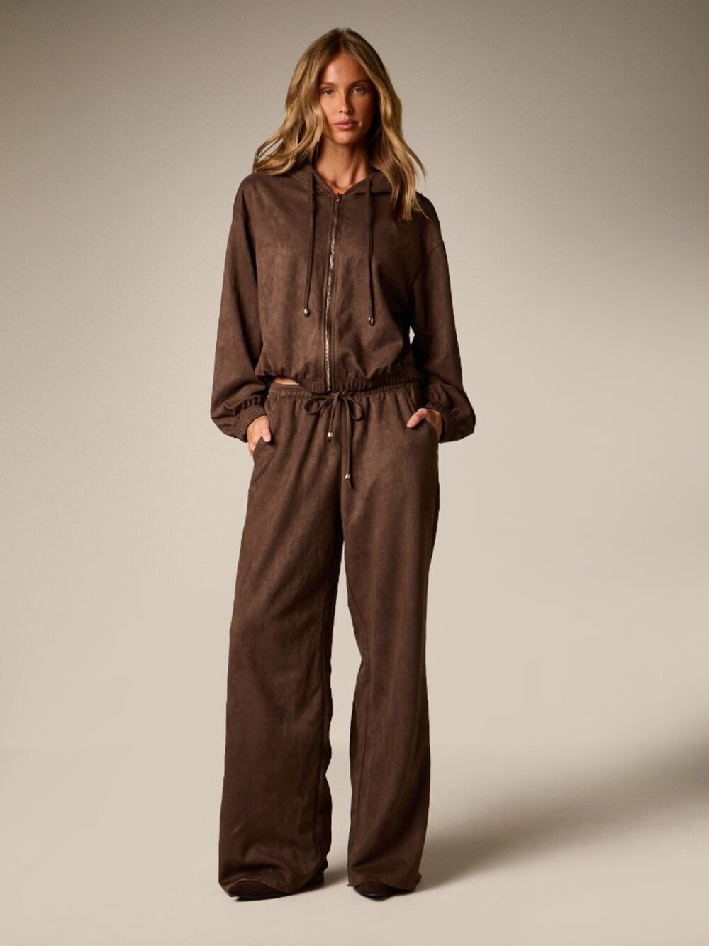 Coffee Brown Casual Women's Cropped Zip-Up Hoodie - Picture 5 of 6
